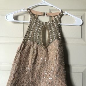 Very elegant, wore once for homecoming.